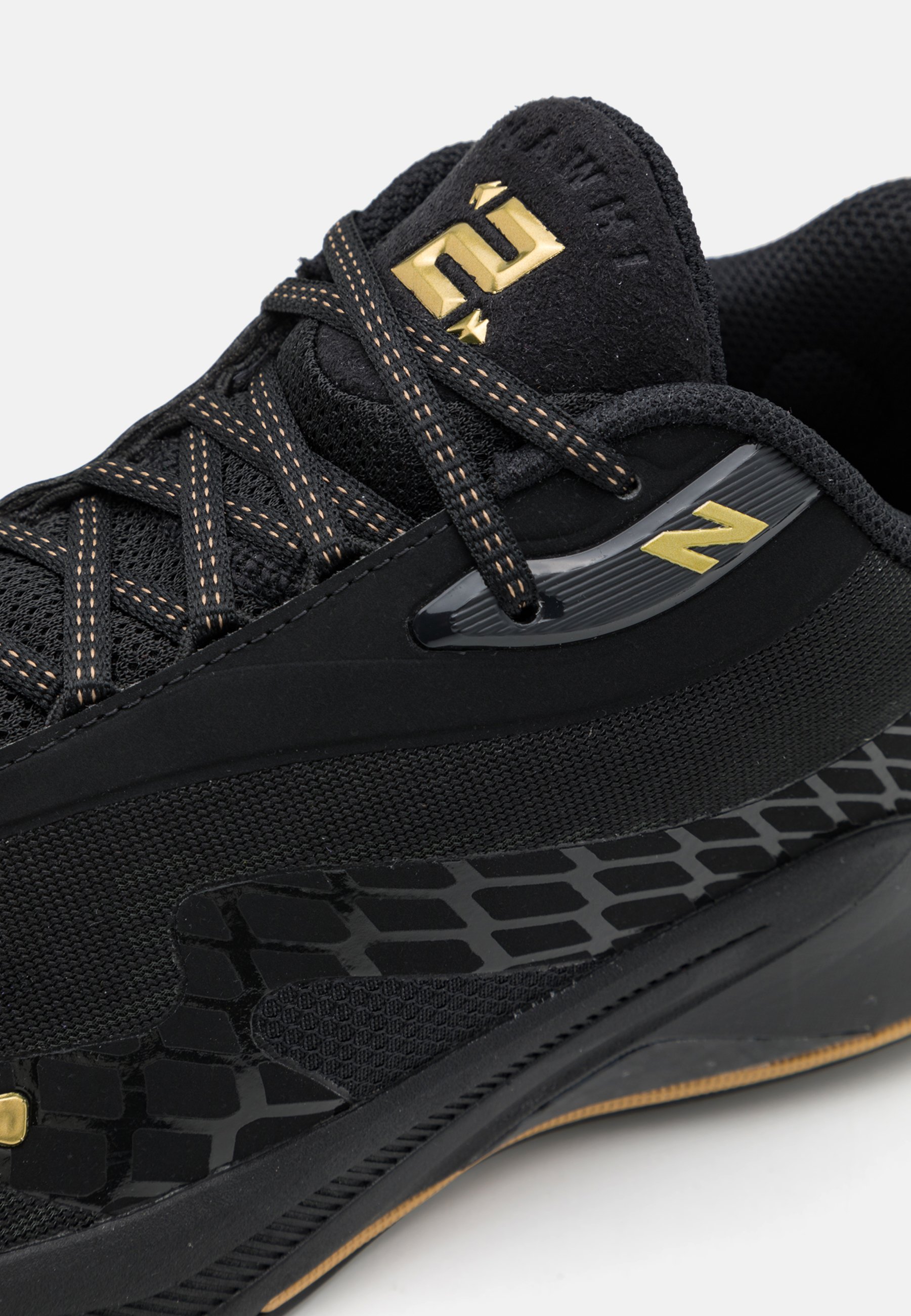 新品箱付き　ニューバランス バスケットボールシューズ KAWHI IV NB公式 - ニュースリリース - カワイ・レナードからインスピ