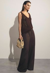 Reiss REGULAR FIT HELENA OPEN  - Linne - chocolate brown