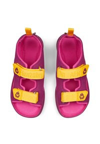 Sandali per bambini con tomaia di un brillante rosa e un interno morbido rosa. Cinghie gialle con chiusure regolabili e accenti con logo.
