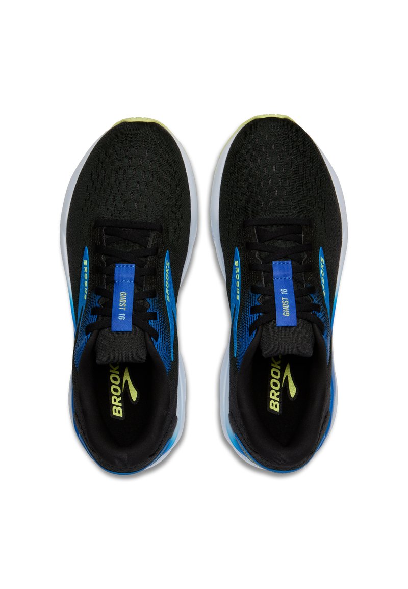 Schwarze Laufschuhe mit blauen Akzenten, ausgestattet mit einem atmungsaktiven Mesh-Obermaterial, Schnürdesign und einer gepolsterten Sohle. Modell: Brooks Ghost 16.