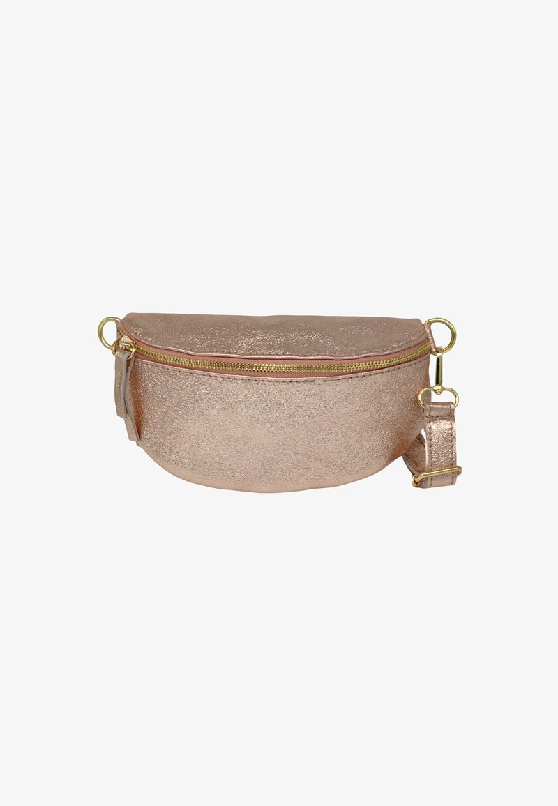 Sac bandoulière en simili cuir rose doré avec une forme incurvée, fermeture éclair, quincaillerie dorée et une sangle amovible. Détail de surface texturé.