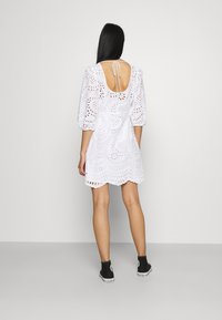 Forever New Denní šaty - off-white