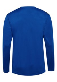 Langarmshirt in lebhaftem Blau, aus glattem Stoff gefertigt. Mit Rundhalsausschnitt und schwarzen Akzenten auf den Schultern.