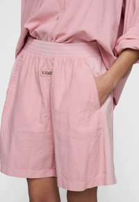 10DAYS BERMUDA  - Shorts - bright raspberry