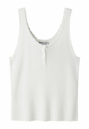Hvit ribbestrikket ermeløs tanktopp med bølgete kanter og tre små knapper ved halsen.