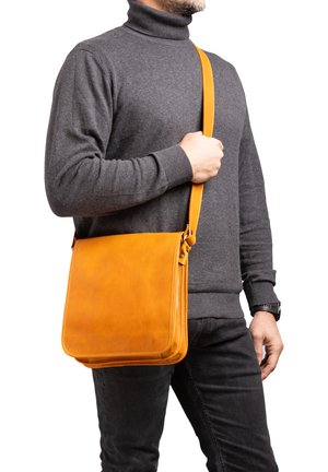 Chiara Ferretti, Sac bandoulière - mustard