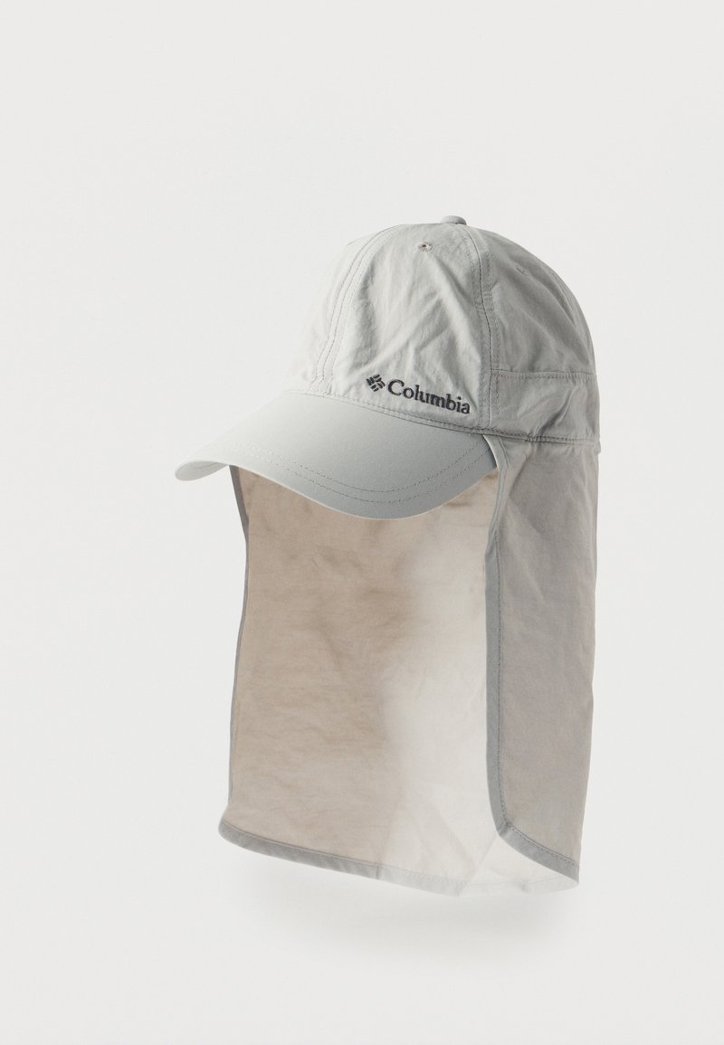 Ανοιχτό γκρι καπέλο μπέιζμπολ με προεκτεινόμενο πέτασμα για τον αυχένα. Κατασκευασμένο από ελαφρύ ύφασμα, διαθέτει κυρτό γείσο και το λογότυπο της Columbia στο μπροστινό μέρος.