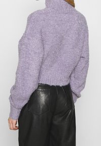 Monki Stickad tröja - purple