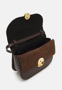 Furla SFERA - Torba čez telo - cioccolato