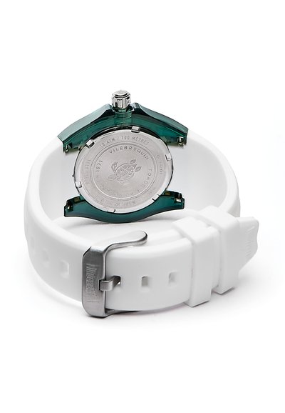 Vit silikonarmbandsur med en genomskinlig grön klocka och en metallisk silverbaksida. Har en sköldpaddsdesign och en spänne.