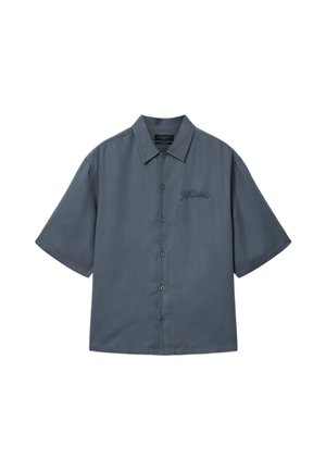 Chemise bleu marine à manches courtes, boutonnée, avec col et logo discret "AllSaints" sur la poitrine gauche.