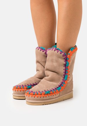Mou Stivali Con Frange fw101063a Eskimo 18 Wool Braids