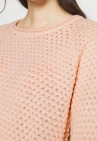 Vero Moda Stickad tröja - light pink