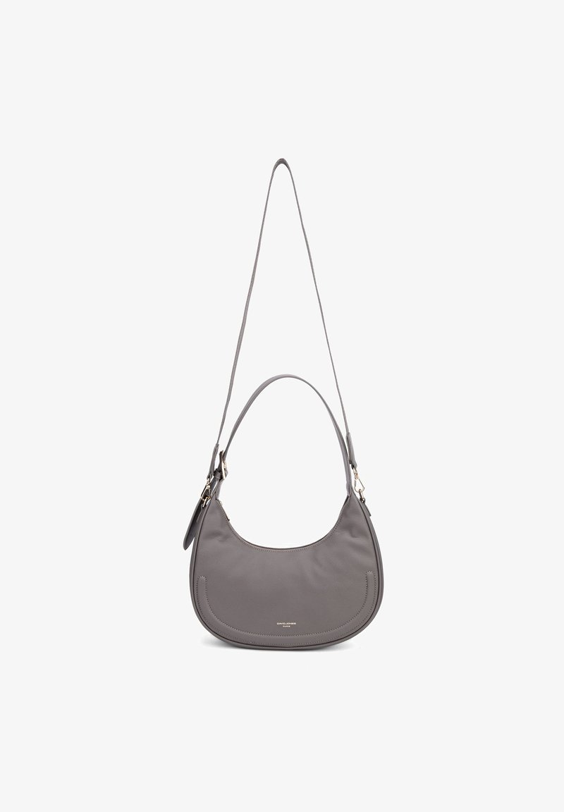 Borsa a tracolla in pelle grigia con design curvo, singolo manico regolabile e dettagli in metallo dorato. Texture liscia con cuciture sottili.