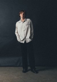 Former VIVIAN VALE SHIRT - Skjorte - bone/black