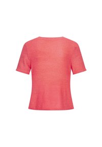 Krátký rukáv korálová pletená blůza s kulatým výstřihem, s texturovaným vzhledem a uvolněným střihem. Bez viditelných vzorů nebo akcentů.