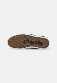 Globe FUSION - Sapatilhas de skate - black/white