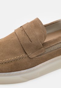 Bullboxer Tenisky - beige/taupe