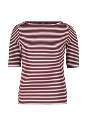 Haut à manches courtes rayé bordeaux et crème avec un décolleté carré et un tissu doux et extensible ; des rayures horizontales couvrent l'ensemble du vêtement.