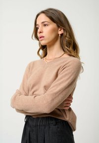 Authentic Cashmere COL V - Striktrøje - mottled camel