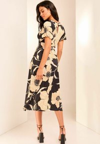 Lipsy REGULAR FIT czarny