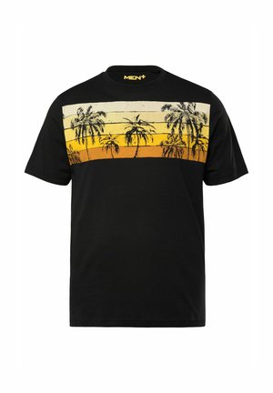 Czarna bawełniana koszulka z okrągłym dekoltem i krótkimi rękawami, z poziomym wzorem przedstawiającym palmy w odcieniach ż�ółtego i pomarańczowego na wysokości klatki piersiowej.