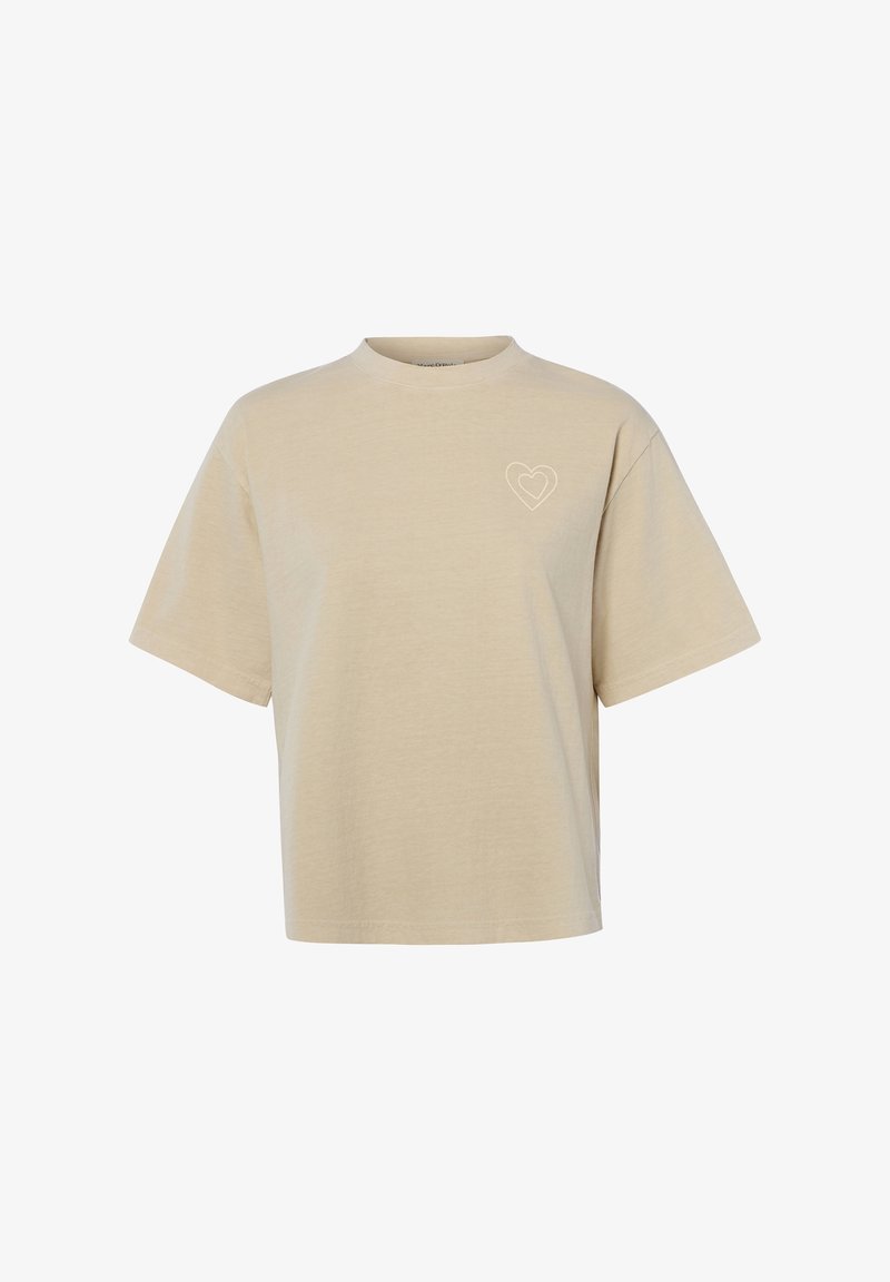Beige kurzärmliges T-Shirt mit Rundhalsausschnitt und kleinem weißen Doppelherz-Umriss-Logo auf der linken Brust.