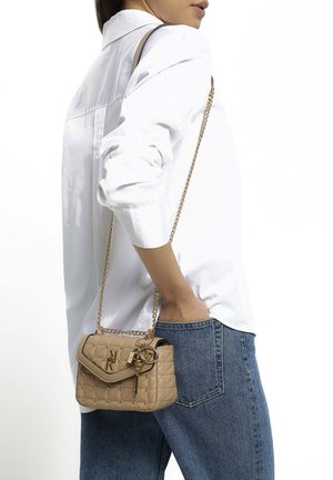 River Island, Skuldertasker - off-white