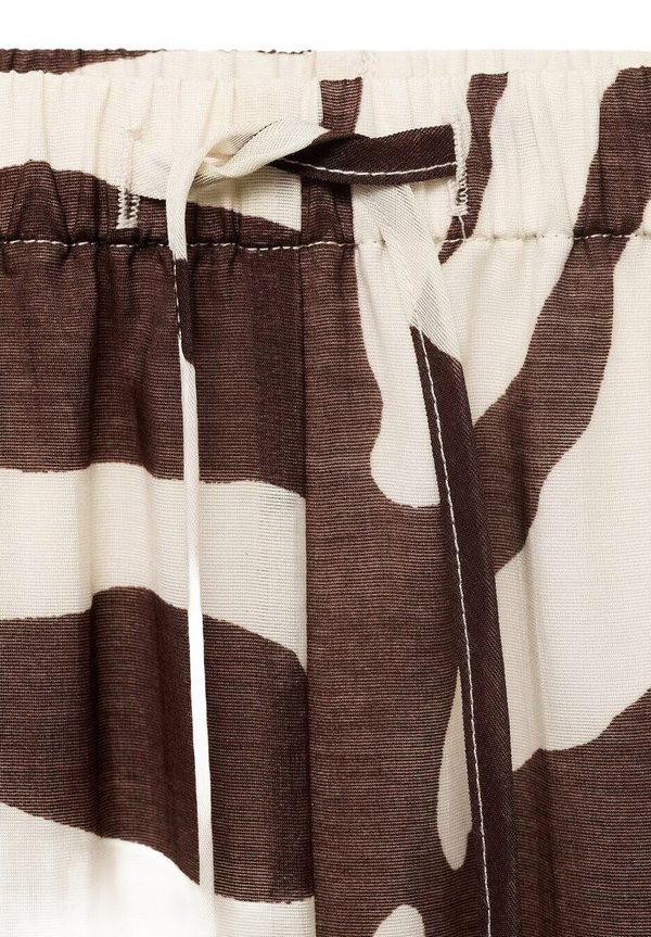 ZEBRA PRINT FLUID  - Trousers4