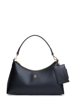 Sort håndtaske i læder med guldlås og hardware, enkelt håndtag og tilhørende matchende sort læderpung.