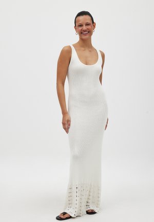Stickad klänning - offwhite