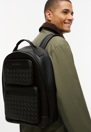 Tommy Hilfiger, MODERN MONOGRAM - Σακίδιο κάμπινγκ - black