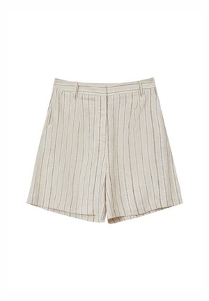 Pantaloni corti beige caratterizzati da righe verticali, una vestibilità su misura, due tasche frontali e una texture liscia.