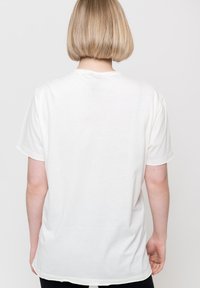 Paradiso Clothing QUEEN A NIGHT AT THE OPERA - Print T-shirt - white