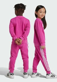 adidas Originals ADICOLOR CREW KIDS - Tuta - semi lucid fuchsia