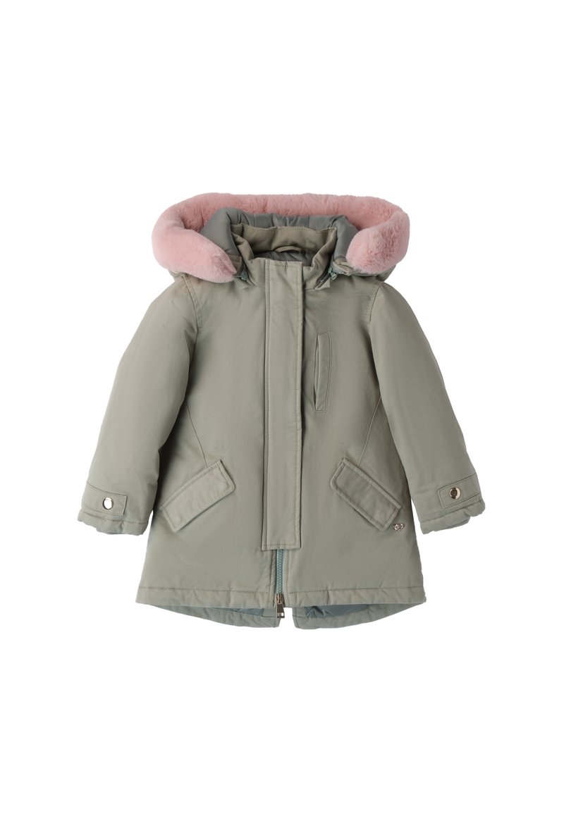 Parka gonfiabile in tessuto verde chiaro con cappuccio foderato in pelliccia sintetica rosa, chiusura con zip e due tasche laterali. Presenta una texture resistente e liscia.