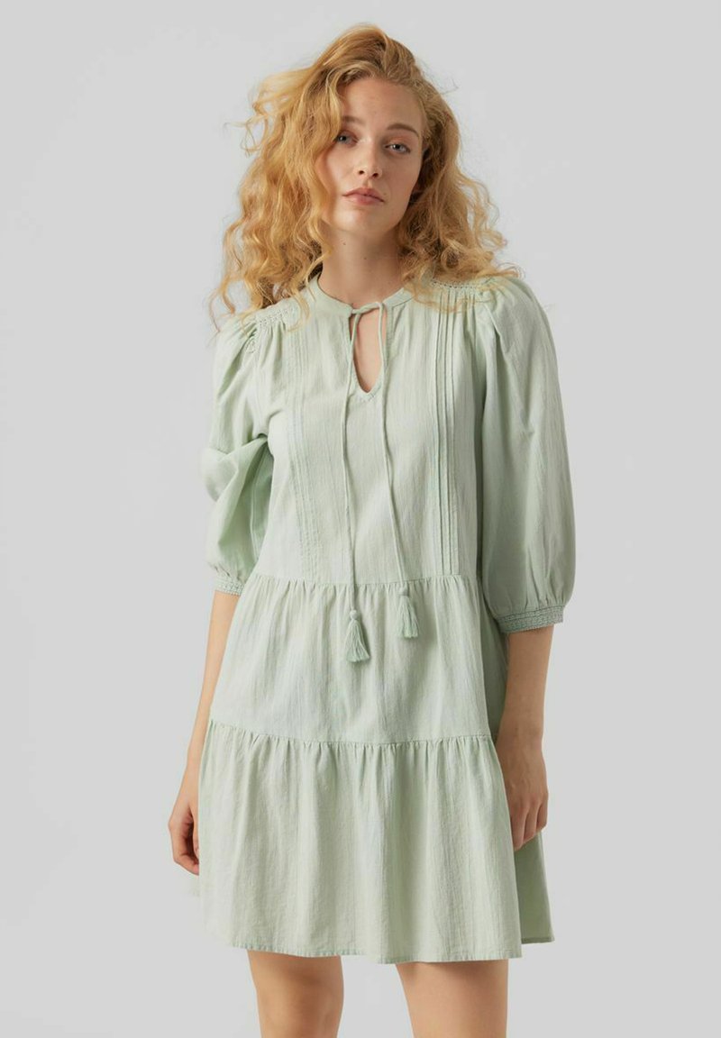 Vero Moda PRETTY 3/4 - Päevakleit - silt green