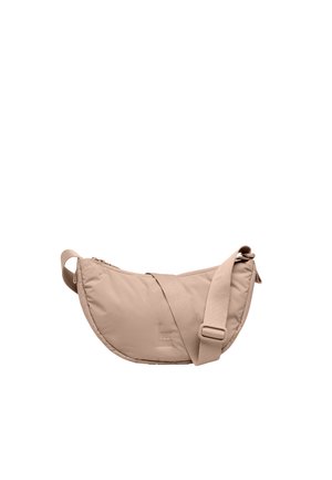 Borsa a tracolla beige a forma di mezzaluna con tracolla regolabile e chiusura con cerniera, realizzata in tessuto imbottito.
