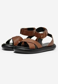 ONLY SHOES Sandales - cognac