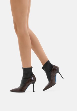 STRETCH - Stivaletti con tacco - brown