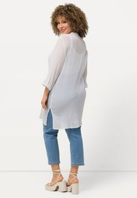 Ulla Popken LONG MONTANT COL EN V - Overhemdblouse