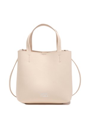 Bolso tote de cuero beige con dos asas, una correa de hombro desmontable y un sutil logo "BIMBA Y LOLA" en la parte delantera.