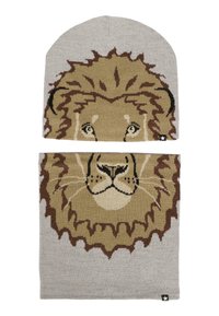 Set di berretto a maglia e sciarpa con un design di leone in marrone e beige su uno sfondo grigio chiaro. Textura morbida con un accento logo.
