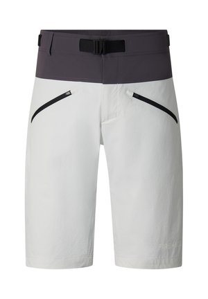 Lichtgrijze wandelshorts met een donkergrijze tailleband, een zwarte gesp en twee diagonale ritszakken aan de voorkant.
