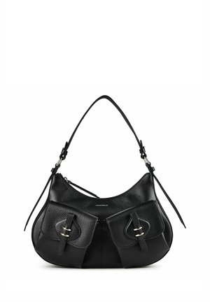 Schwarze Lederhandtasche mit zwei vorderen Schnallen-Taschen, einem einzelnen Schulterriemen und silberner Hardware vor weißem Hintergrund.