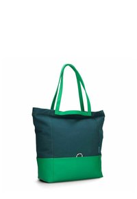 Borsa a spalla realizzata in materiale canvas blu scuro con un pannello inferiore e manici verdi luminosi. Include un dettaglio hardware curvo sul fronte.