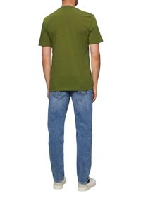 s.Oliver MIT FLAMMSTRUKTUR - T-Shirt print - guacamole