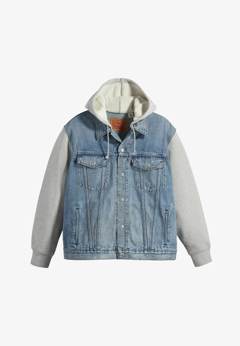 Denim- und grauer Kapuzenjacke mit Knopfleiste, zwei Brusttaschen, zwei Seitentaschen und kontrastierendem Material an den Ärmeln.