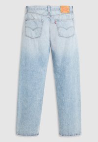 Lichtblauwe denim jeans met een recht gesneden pijp, voorzien van achterzakken en een leren logo patch op de tailleband.