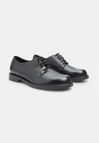 Bata Stringate - nero